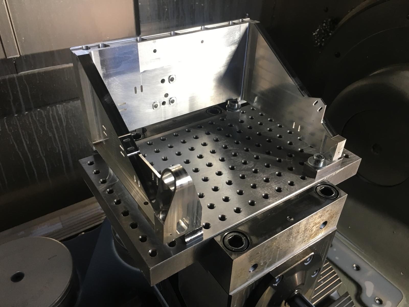 Dünnwandiges Aluminium-Frästeil aus der CNC-Fertigung